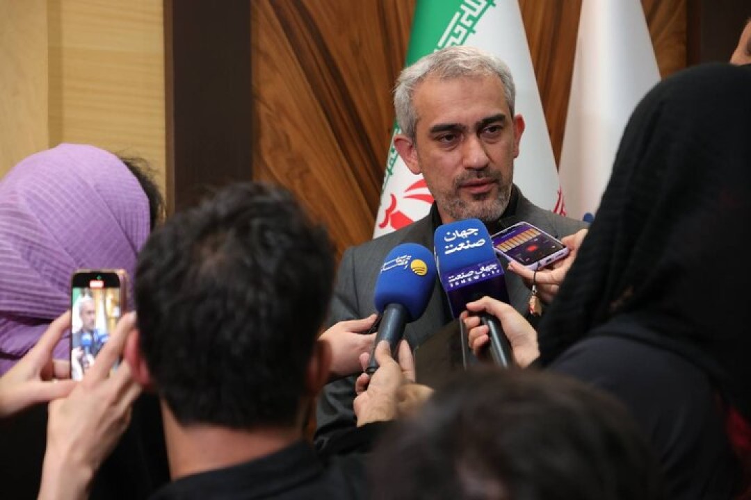 عزم جدی دولت برای اصلاح سیاستهای ارزی و حرکت به سمت تکنرخی شدن ارز عزم جدی دولت برای اصلاح سیاستهای ارزی و حرکت به سمت تکنرخی شدن ارز